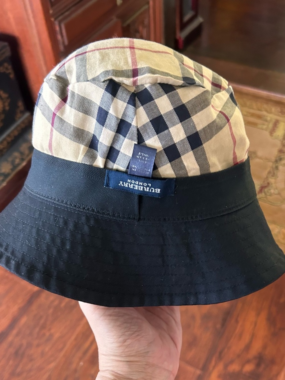 Burberry Classic Unisex Bucket Hat EUC - Picture 4 of 6
